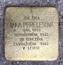 Stolperstein - Perelesová Anna. Zdroj: Archiv města Plzně.