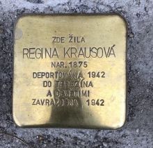 Stolperstein - Krausová Regina. Zdroj: Archiv města Plzně. 