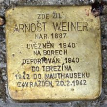 Stolperstein - Weiner Arnošt. Zdroj: Archiv města Plzně.